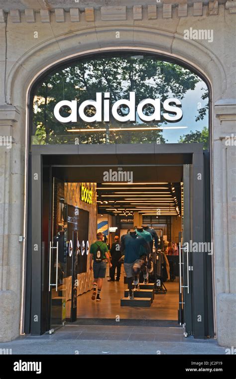 adidas paseo de gracia.